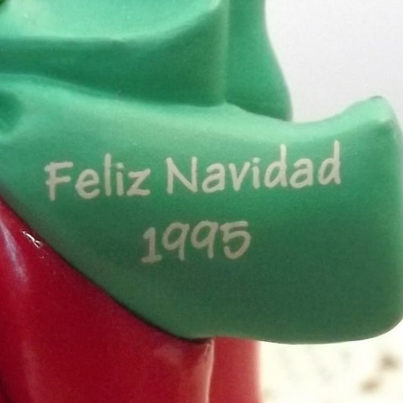 Feliz Navidad Hallmark Keepsake Ornament 1995 - Picture 5 of 5